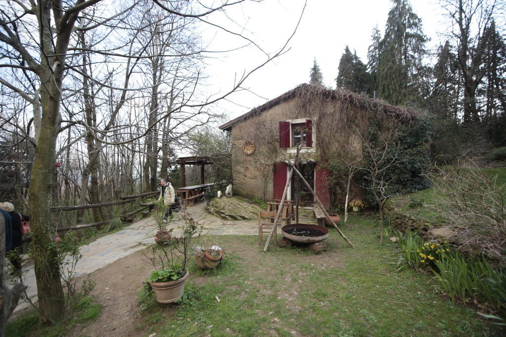 Gasthaus Centro Trekking A Cavallo Monte Brugiana Massa  Exterior foto
